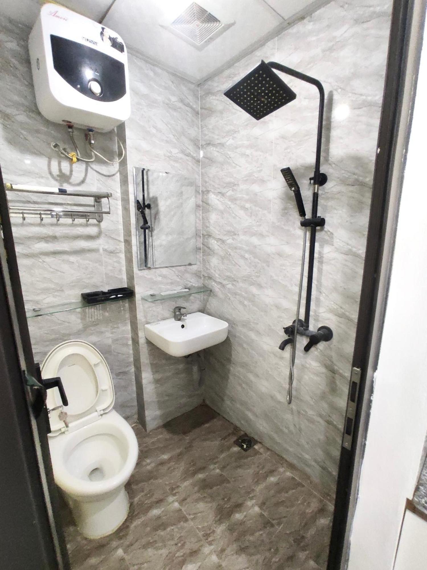 Era Apartment Ham Long Hanoi Eksteriør bilde