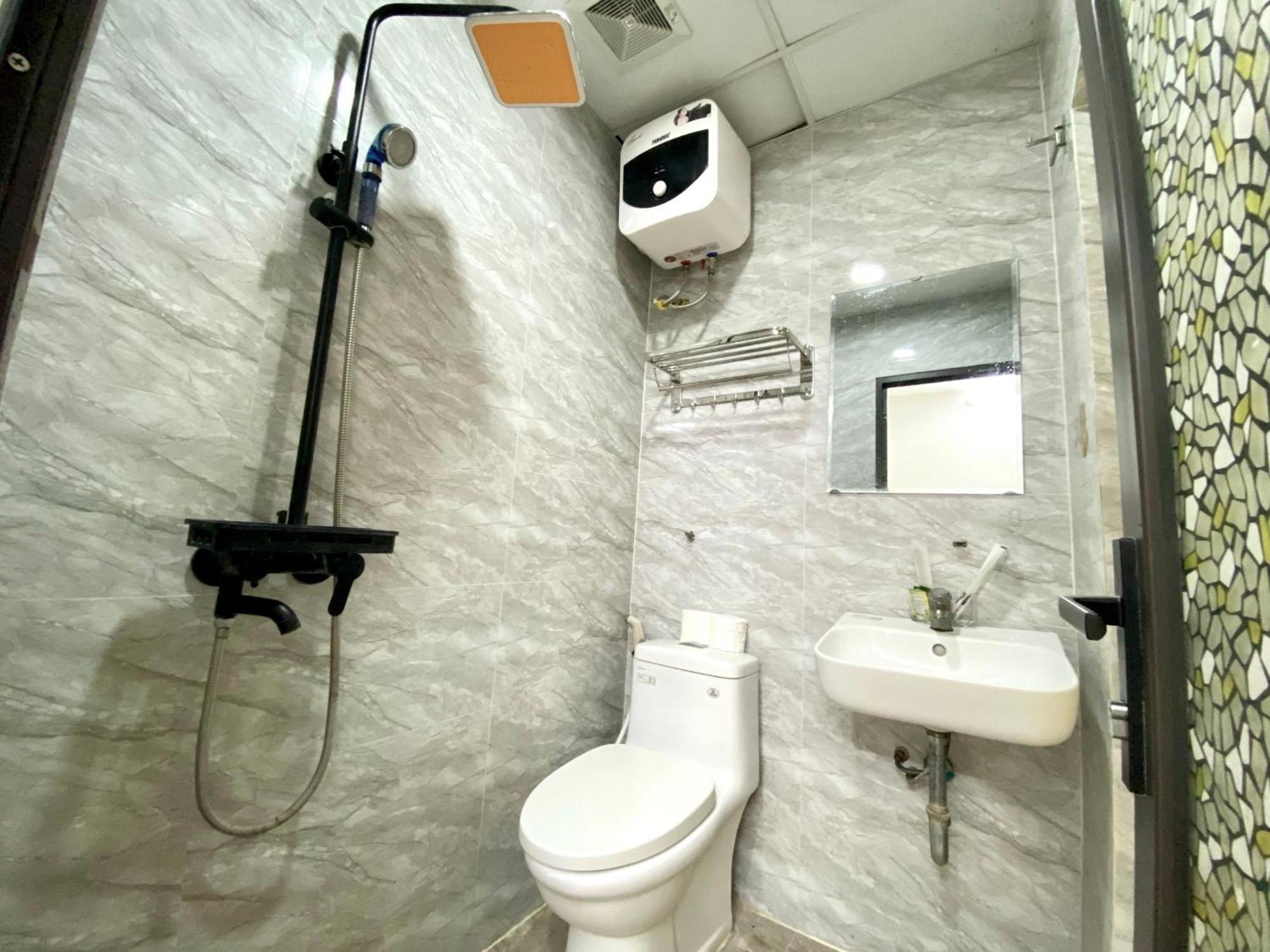 Era Apartment Ham Long Hanoi Eksteriør bilde