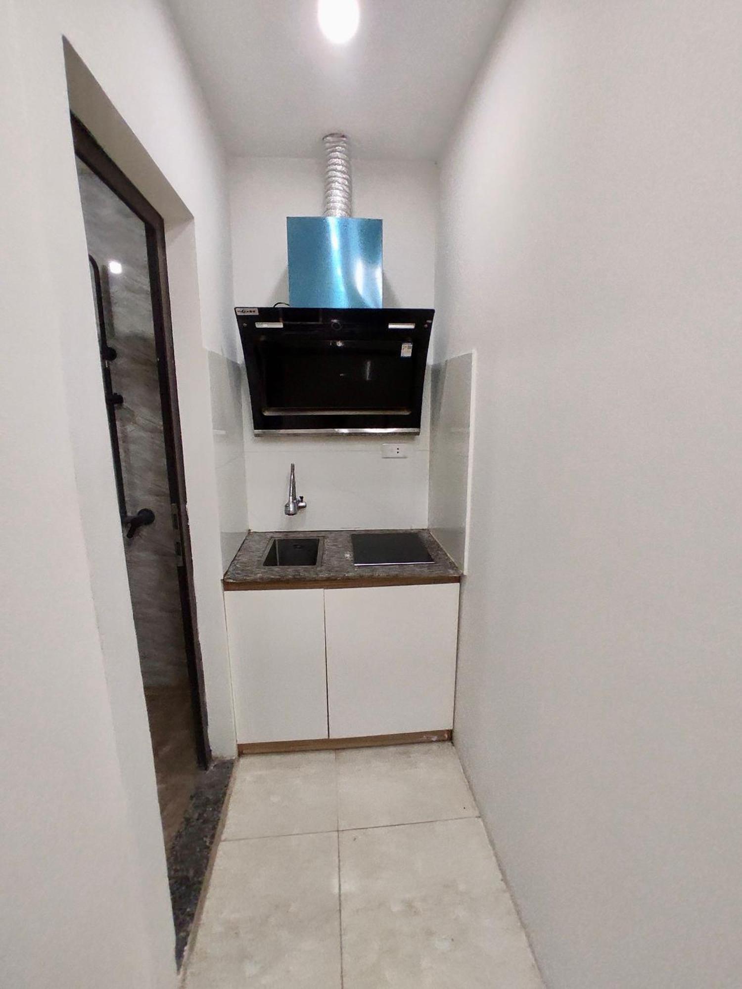Era Apartment Ham Long Hanoi Eksteriør bilde